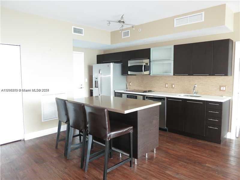IVY CONDO - Residential Lease