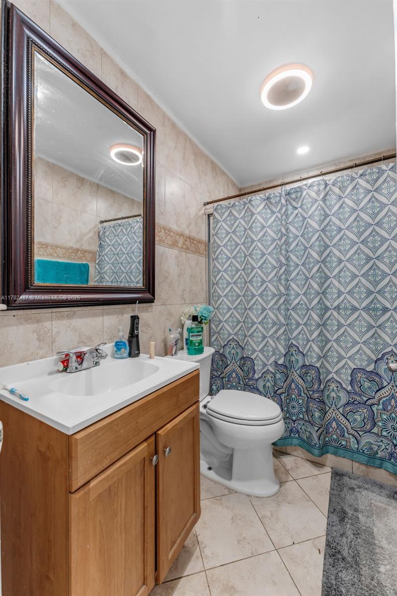 LAKE MARKS AT WESTWIND - Residential