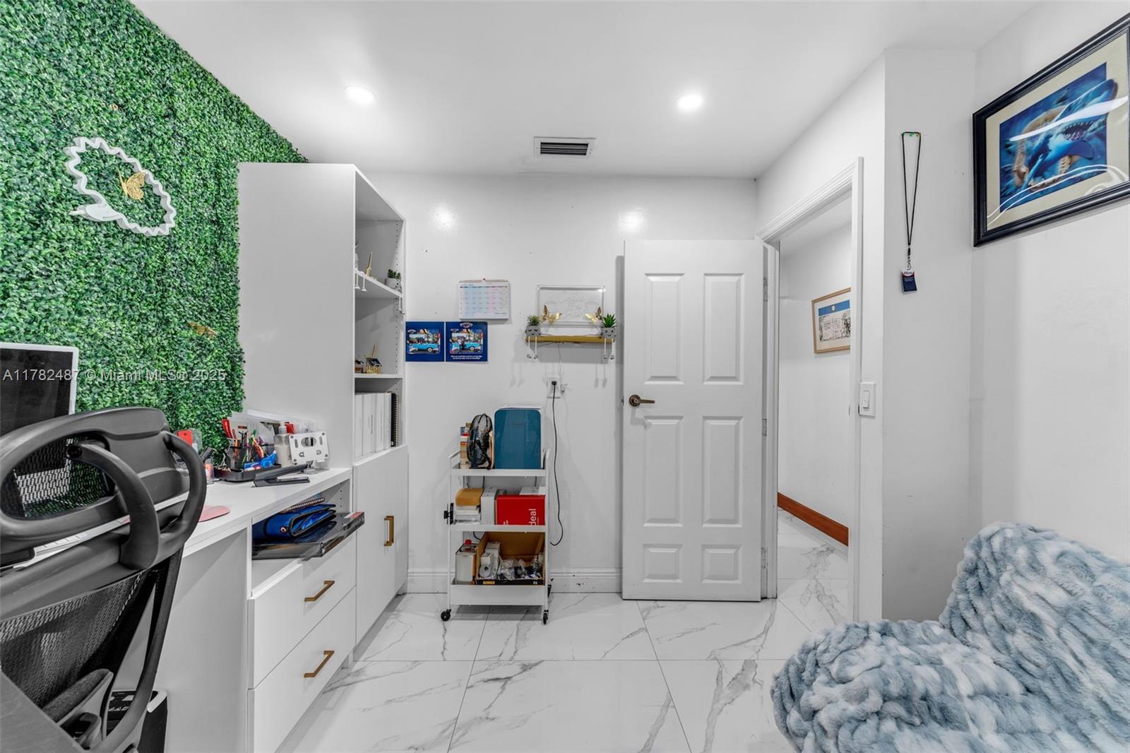 LAKE MARKS AT WESTWIND - Residential