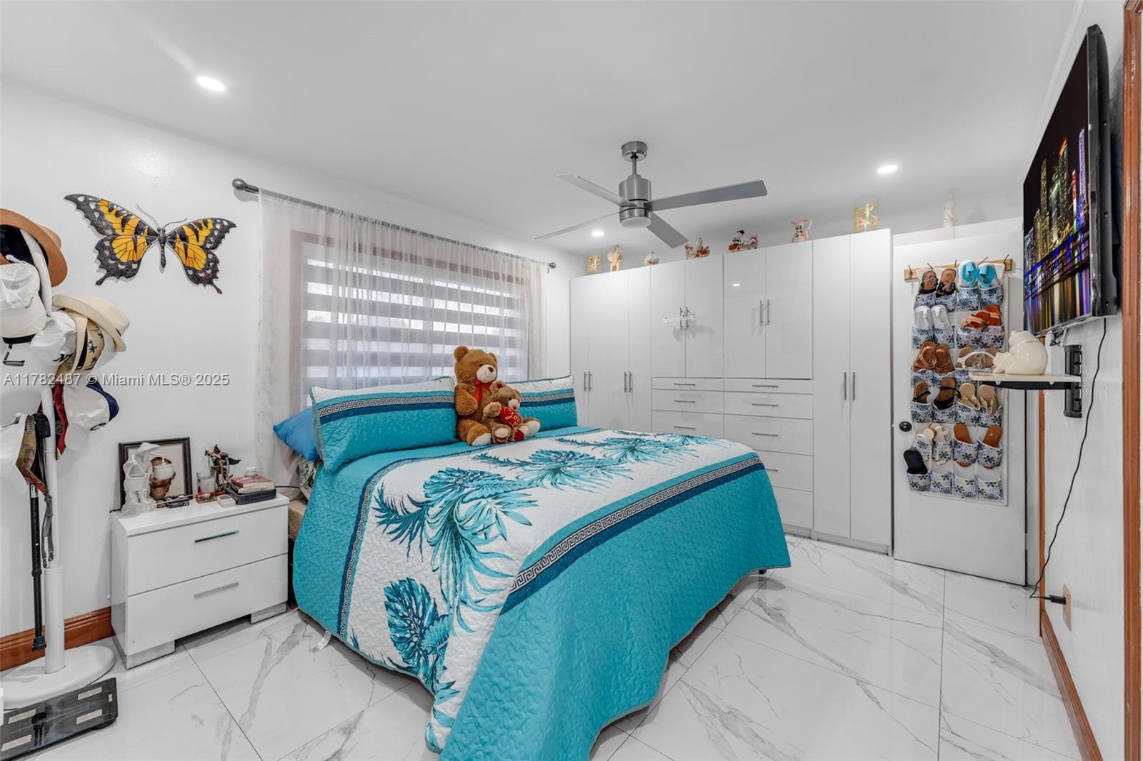 LAKE MARKS AT WESTWIND - Residential