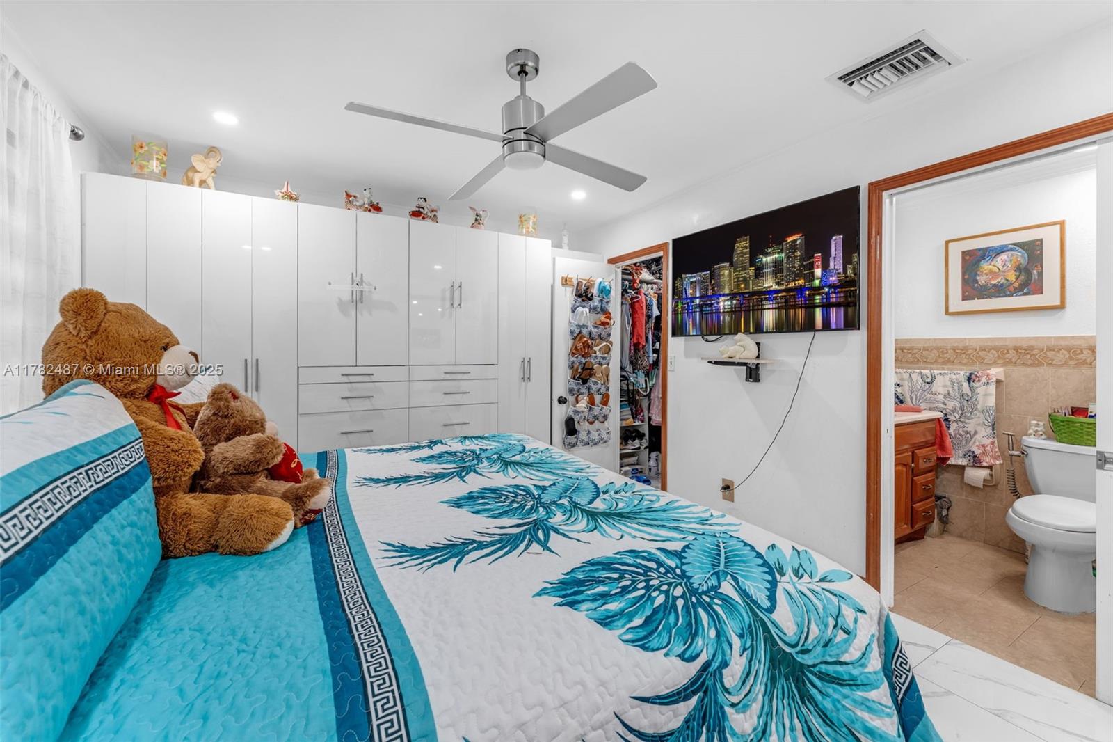 LAKE MARKS AT WESTWIND - Residential
