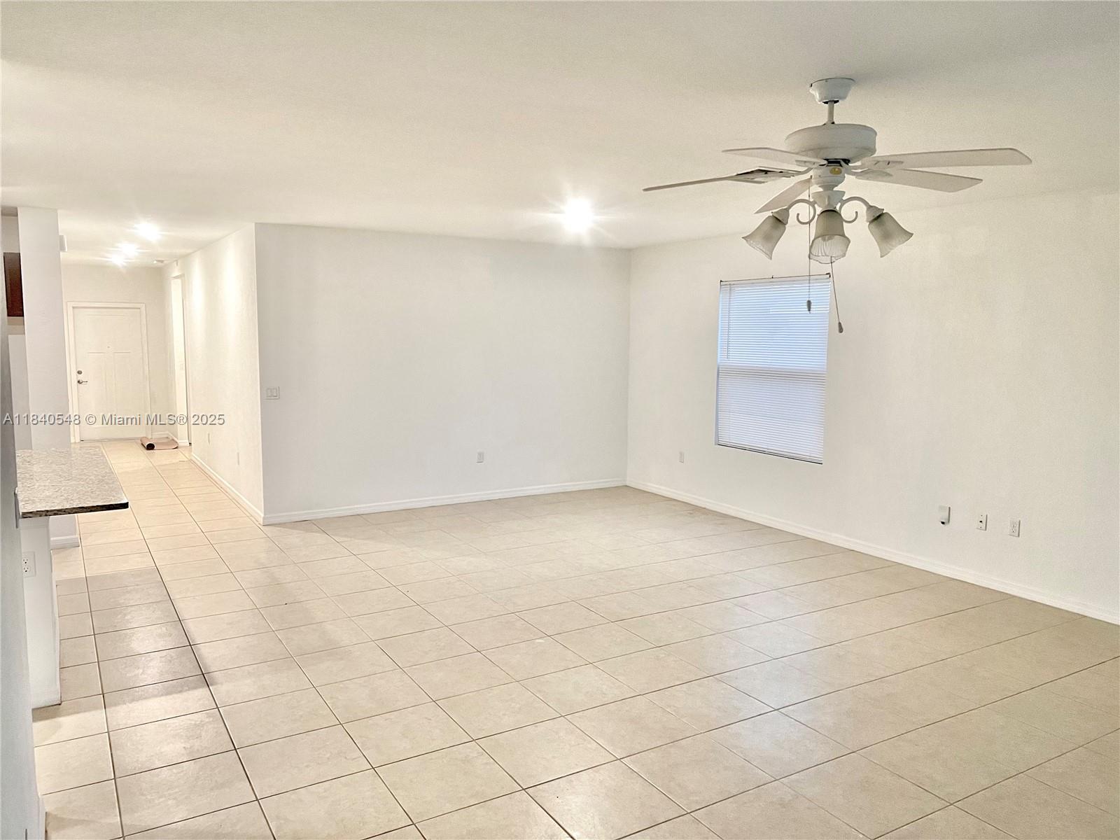 982 SW Alcantarra Blvd