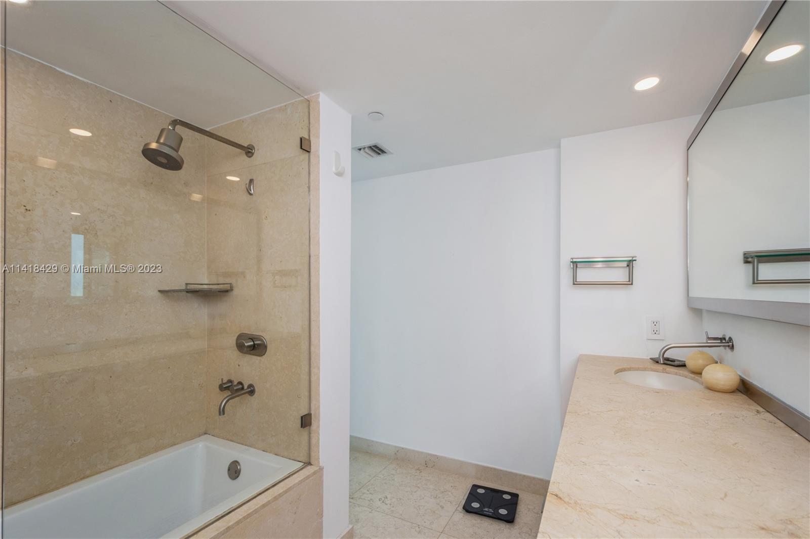 SKYLINE ON BRICKELL CONDO - Residential