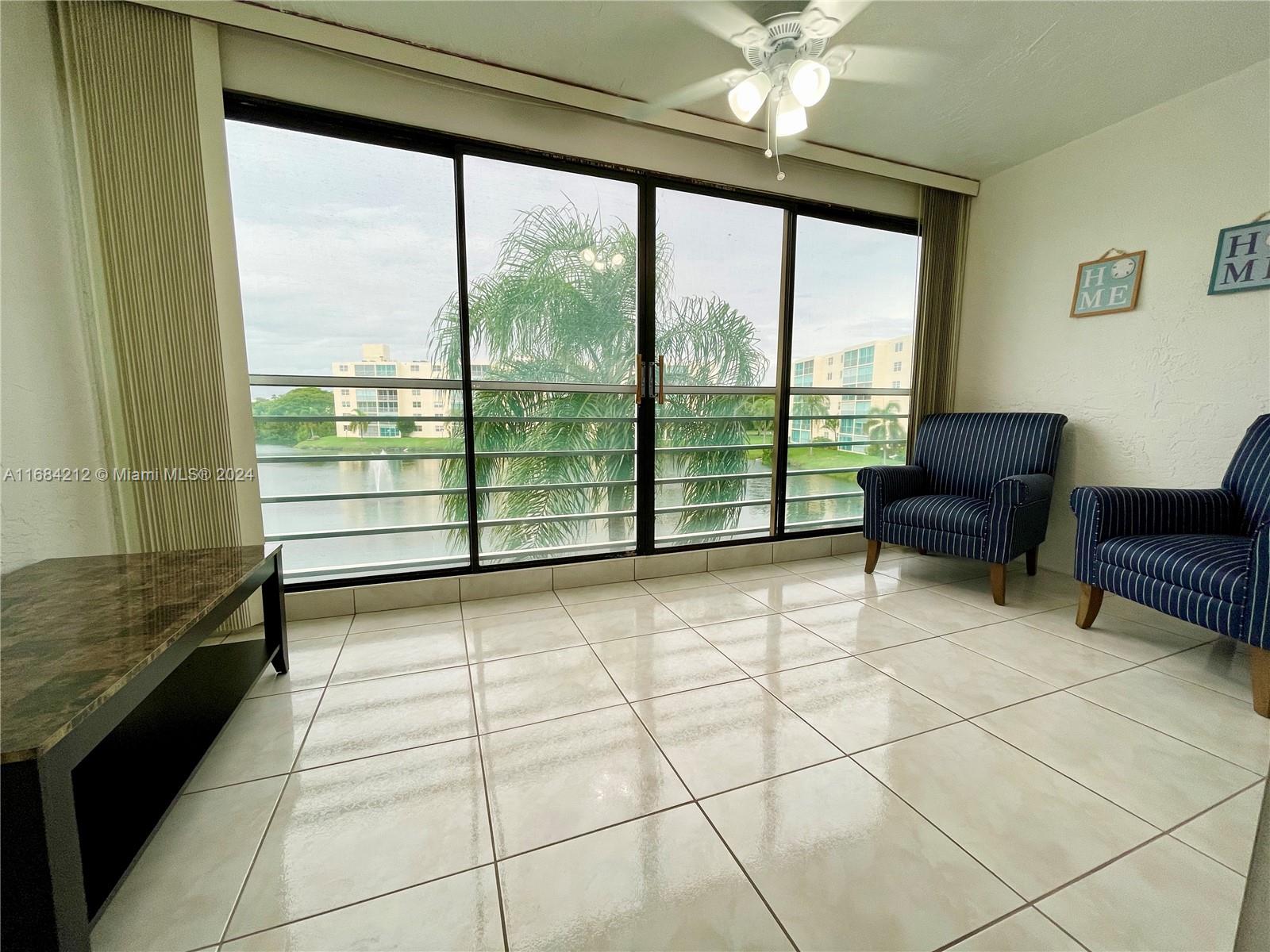 MEADOWBROOK LAKES VIEW - Residential
