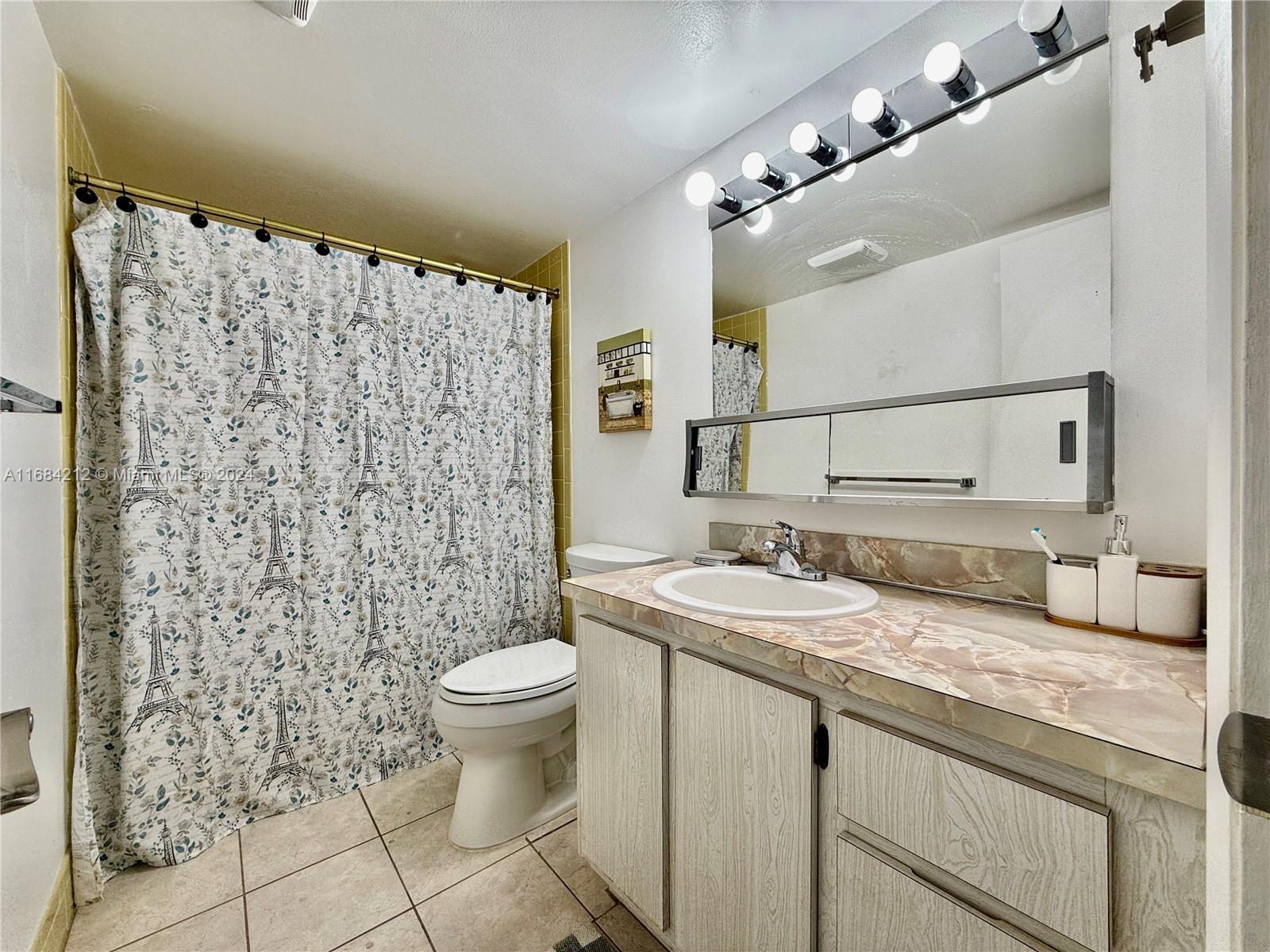 MEADOWBROOK LAKES VIEW - Residential