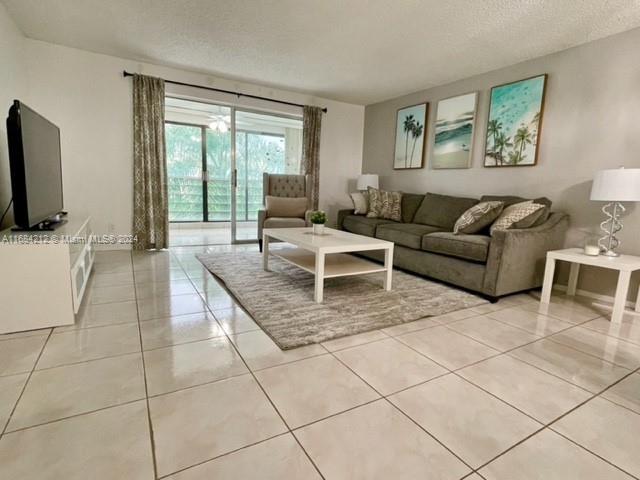 MEADOWBROOK LAKES VIEW - Residential