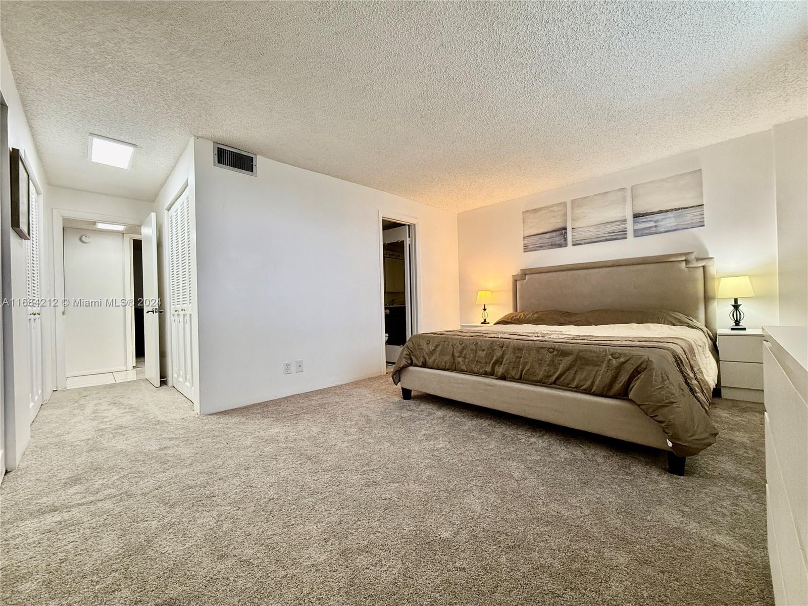 MEADOWBROOK LAKES VIEW - Residential