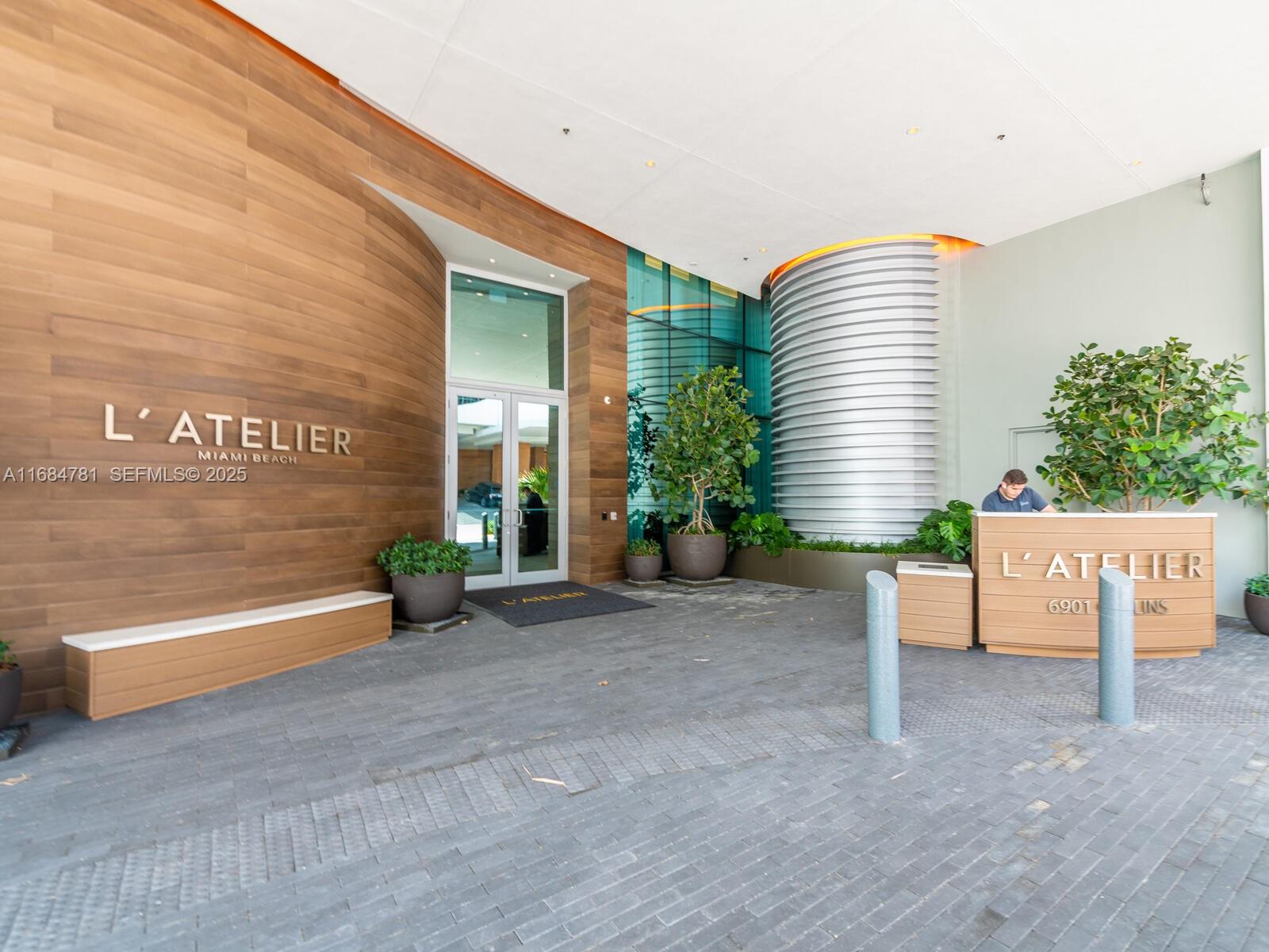 6901 Collins Ave 701