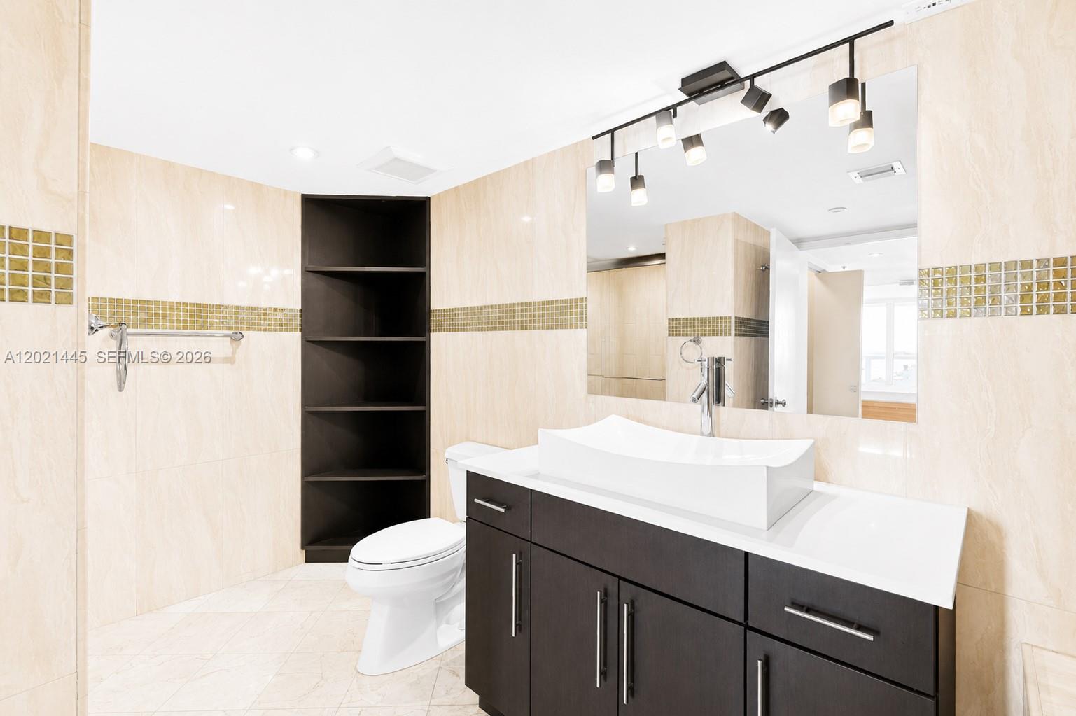 VENETIA CONDO - Residential