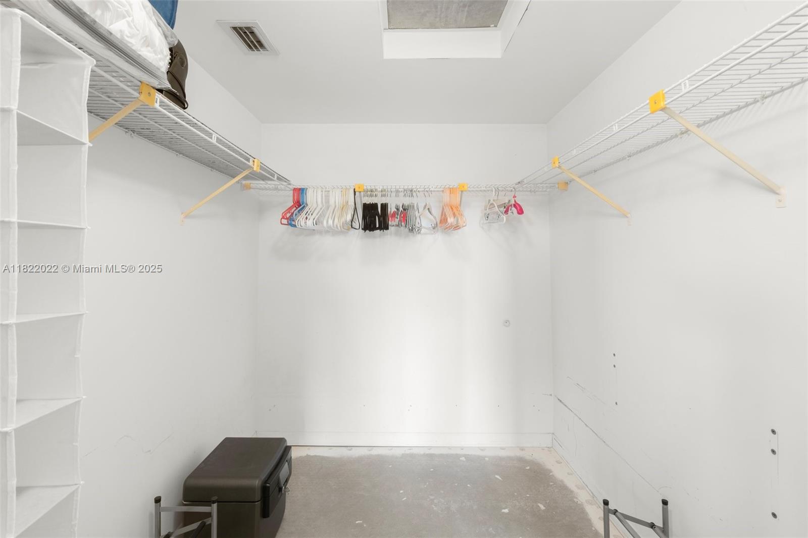 GOLFSIDE - Residential