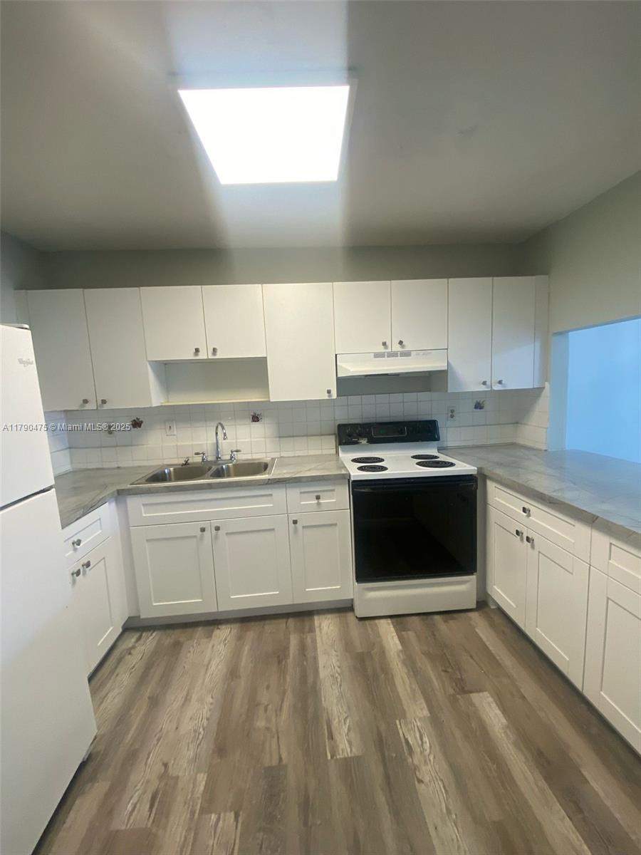Rental Property at 305 W 68th St 212, Hialeah, Miami-Dade County, Florida - Bedrooms: 2 
Bathrooms: 2  - $2,250 MO.