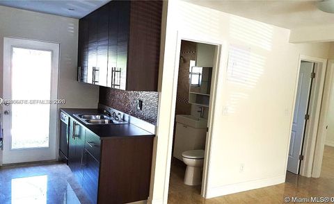 2443 Coolidge St Hollywood FL 33020