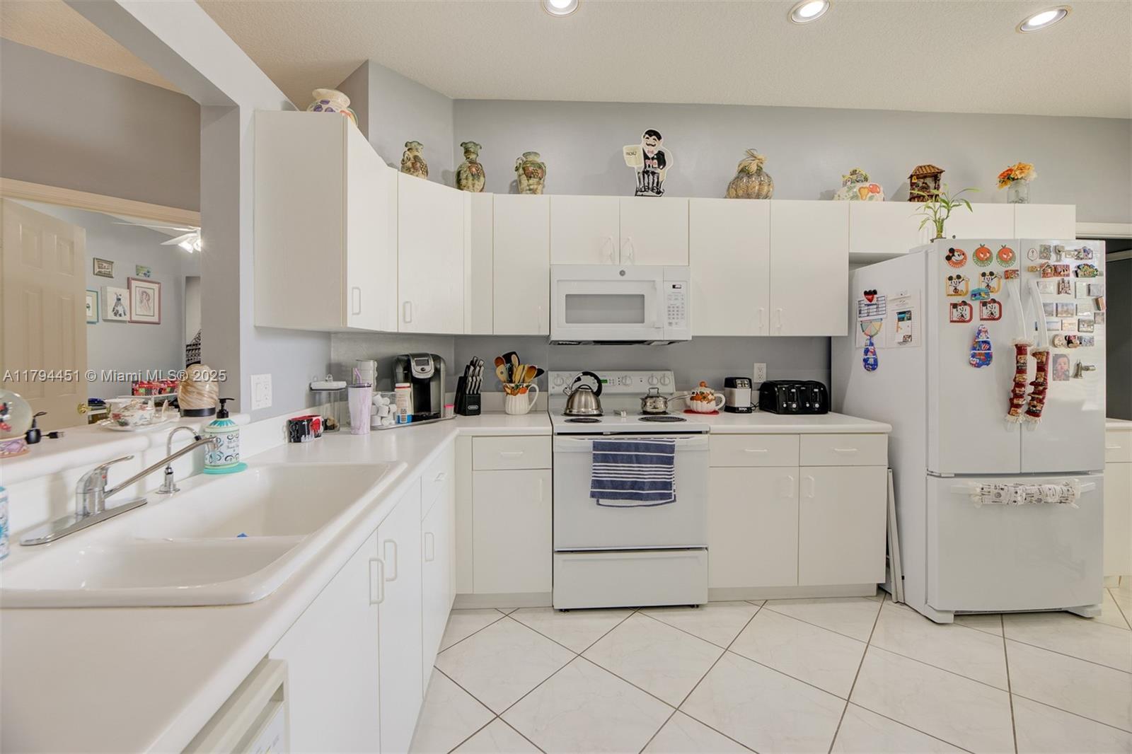 PALM ISLES WEST - Residential