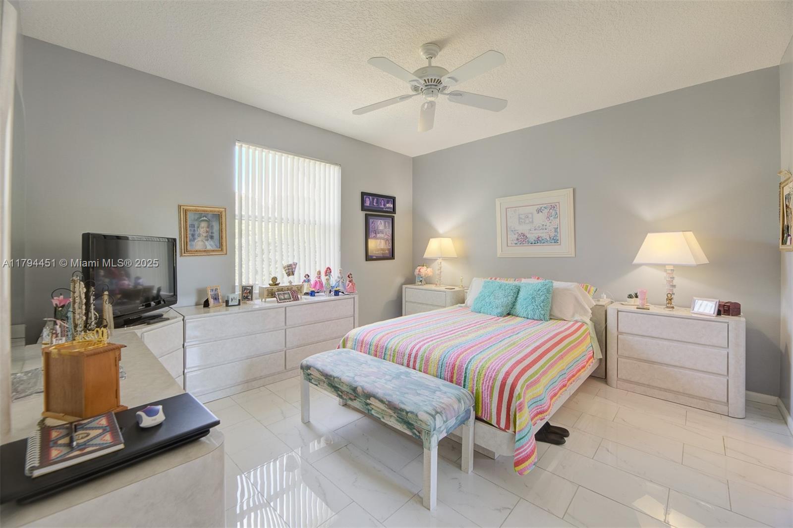 PALM ISLES WEST - Residential