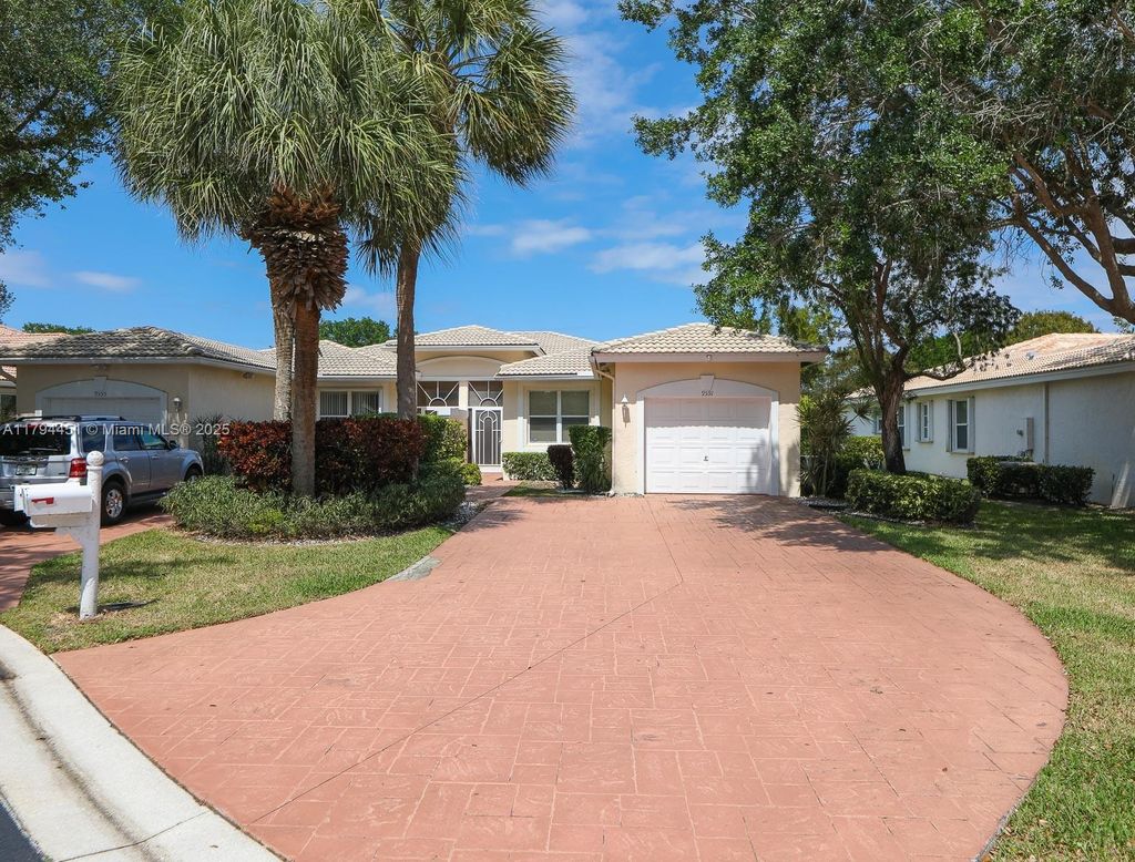 Photo of 9591 N Crescent View Dr N #9591, Boynton Beach, FL 33437 (MLS # A11794451)