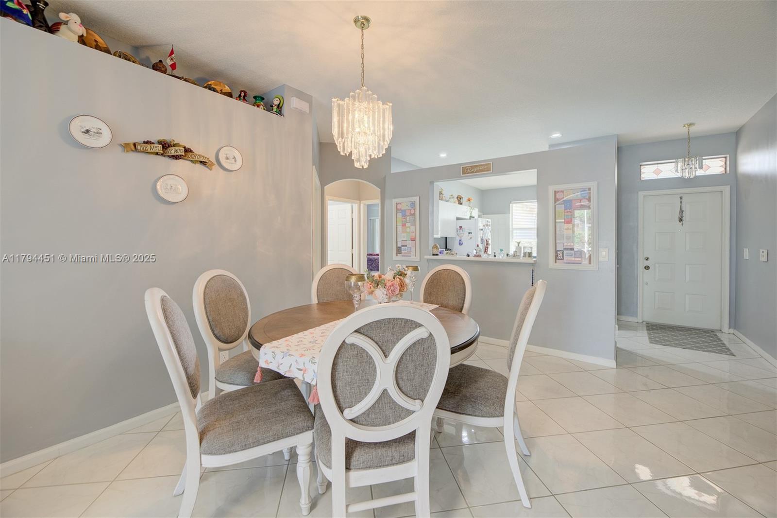 PALM ISLES WEST - Residential
