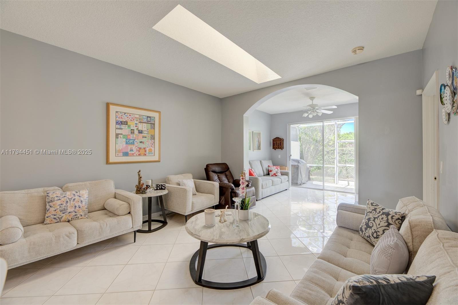 PALM ISLES WEST - Residential