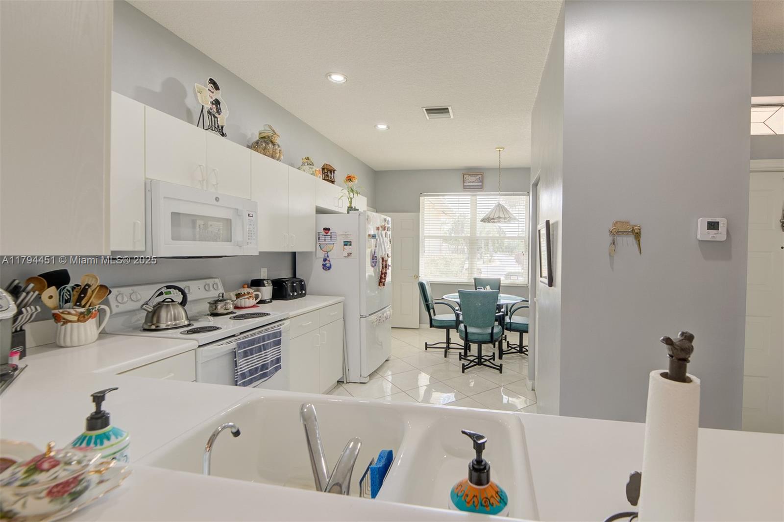PALM ISLES WEST - Residential