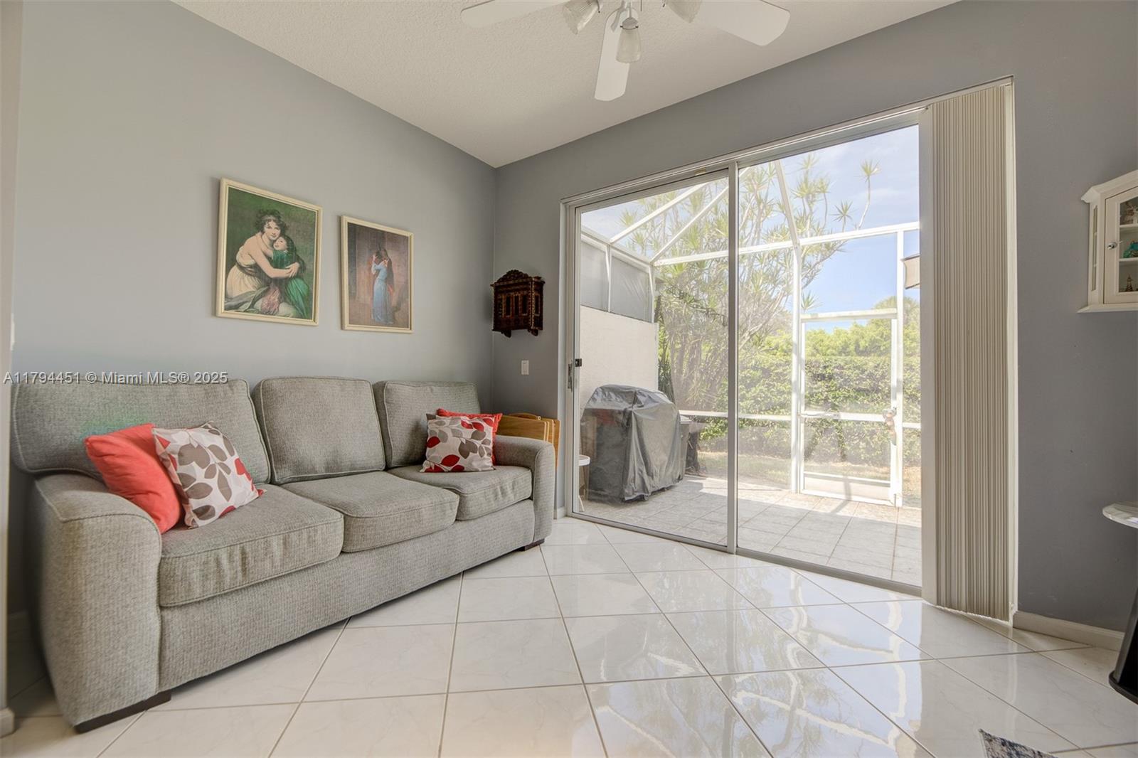 PALM ISLES WEST - Residential