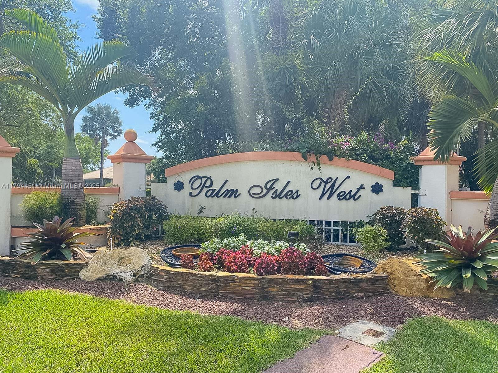 PALM ISLES WEST - Residential