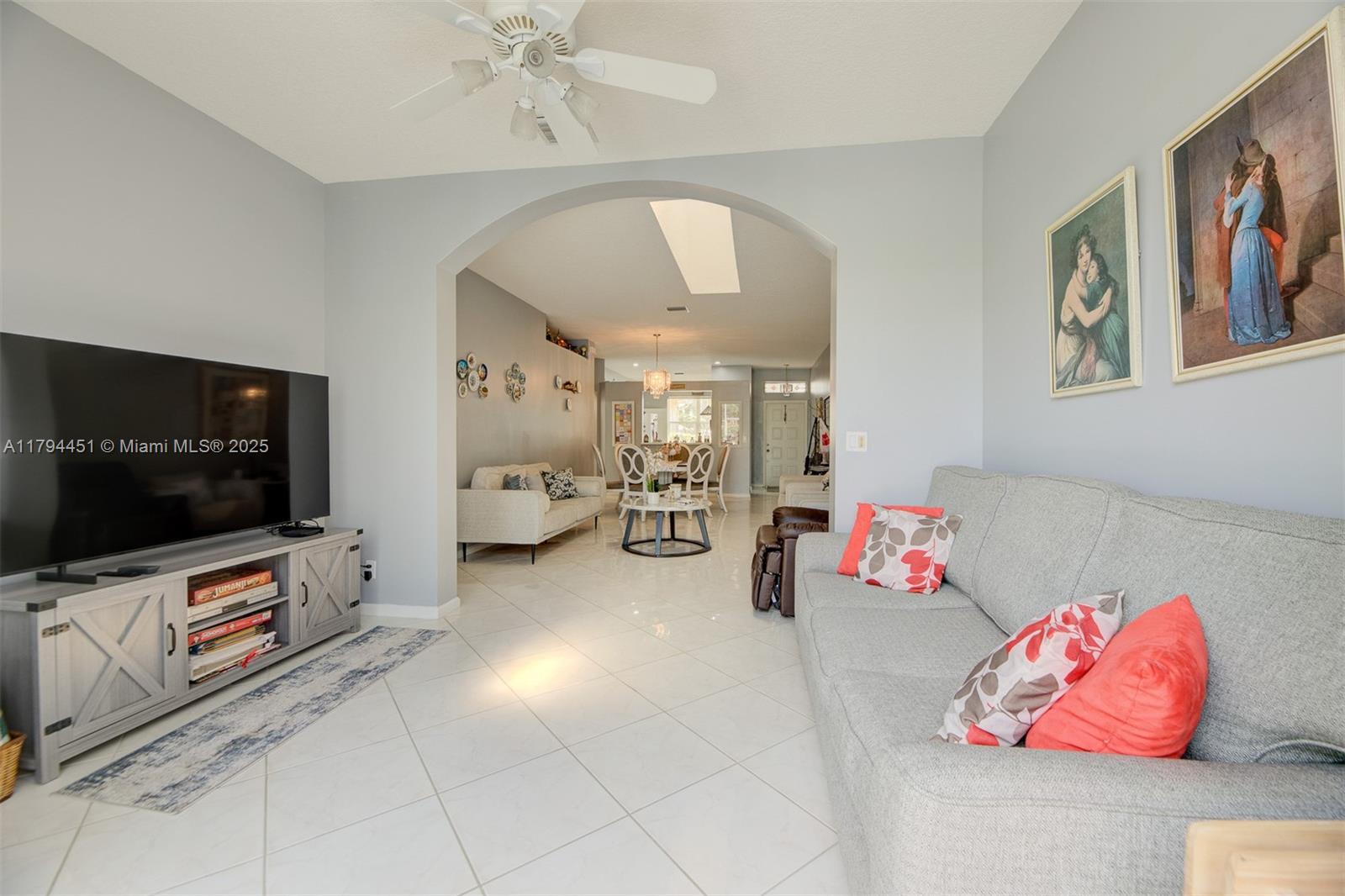 PALM ISLES WEST - Residential