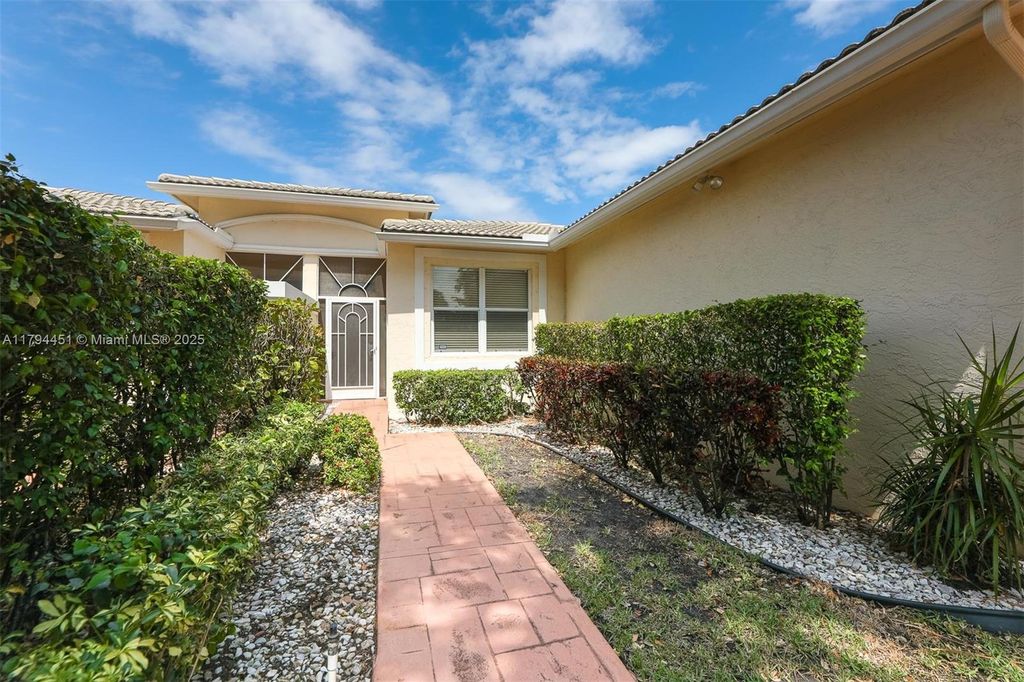 Photo of 9591 N Crescent View Dr N #9591, Boynton Beach, FL 33437 (MLS # A11794451)