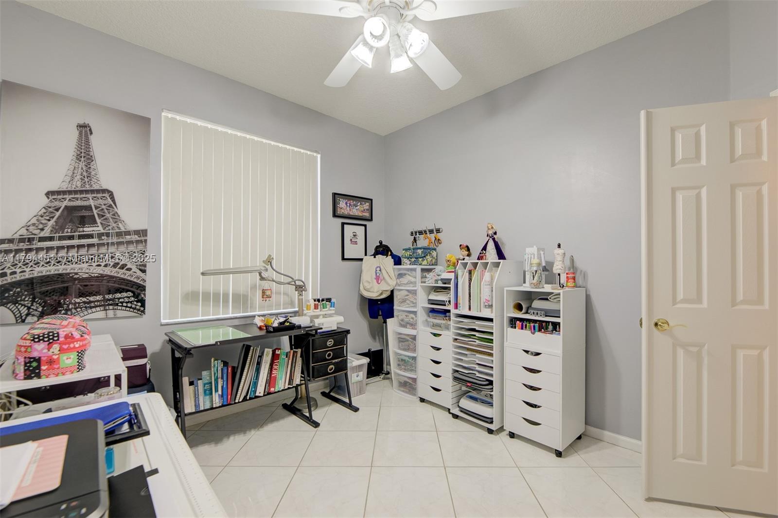 PALM ISLES WEST - Residential
