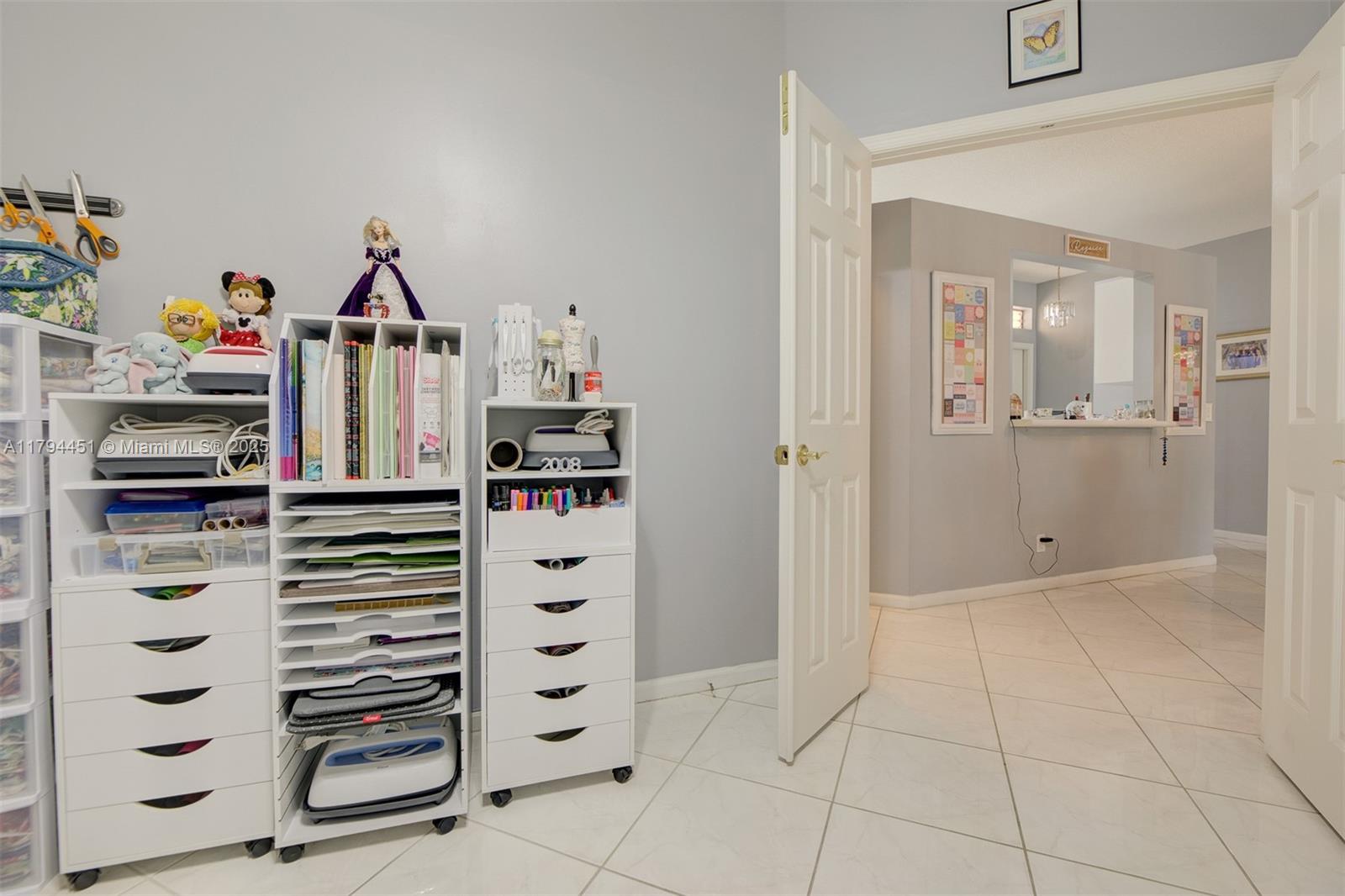 PALM ISLES WEST - Residential