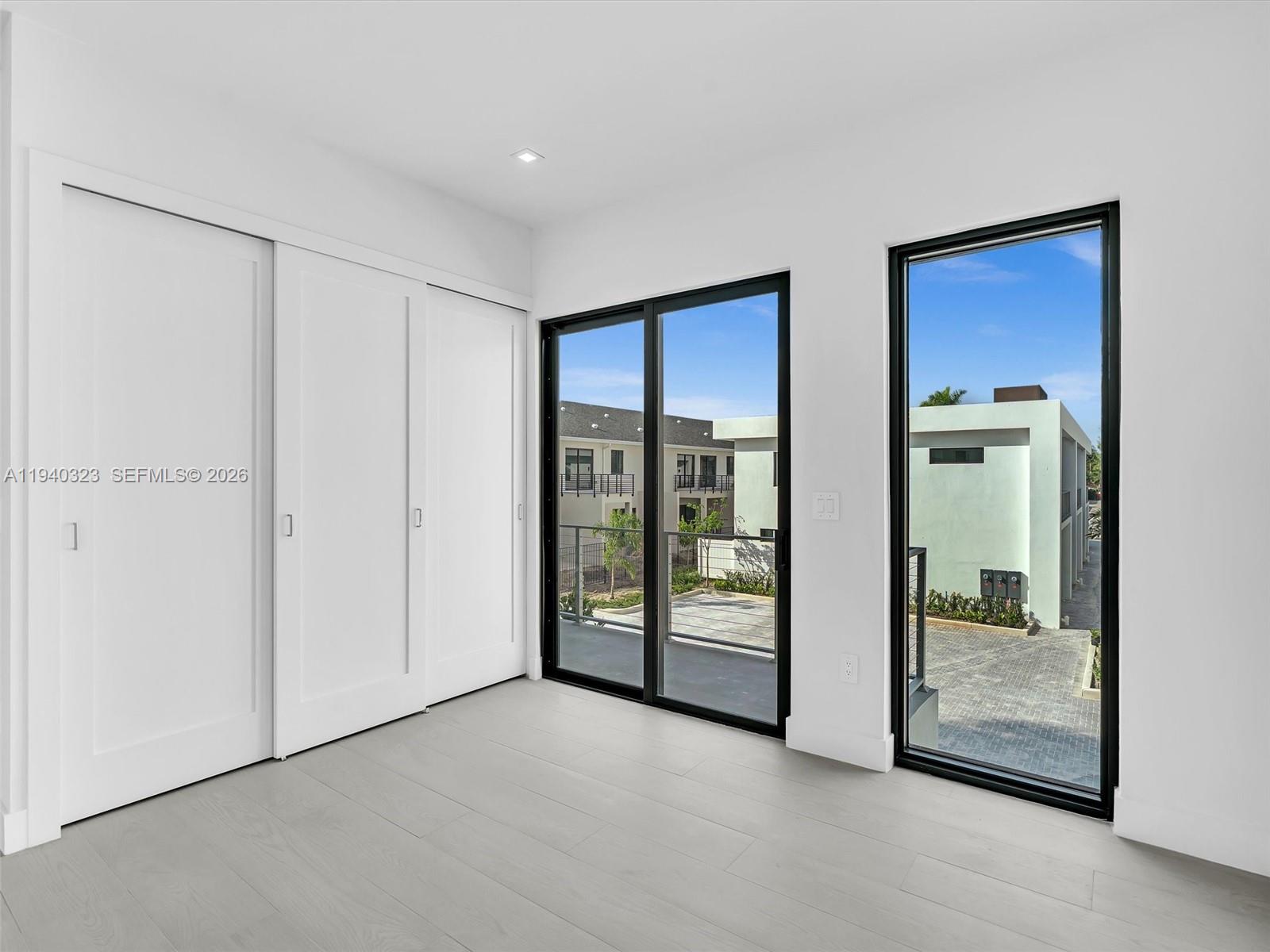 H20 DANIA BEACH - Residential