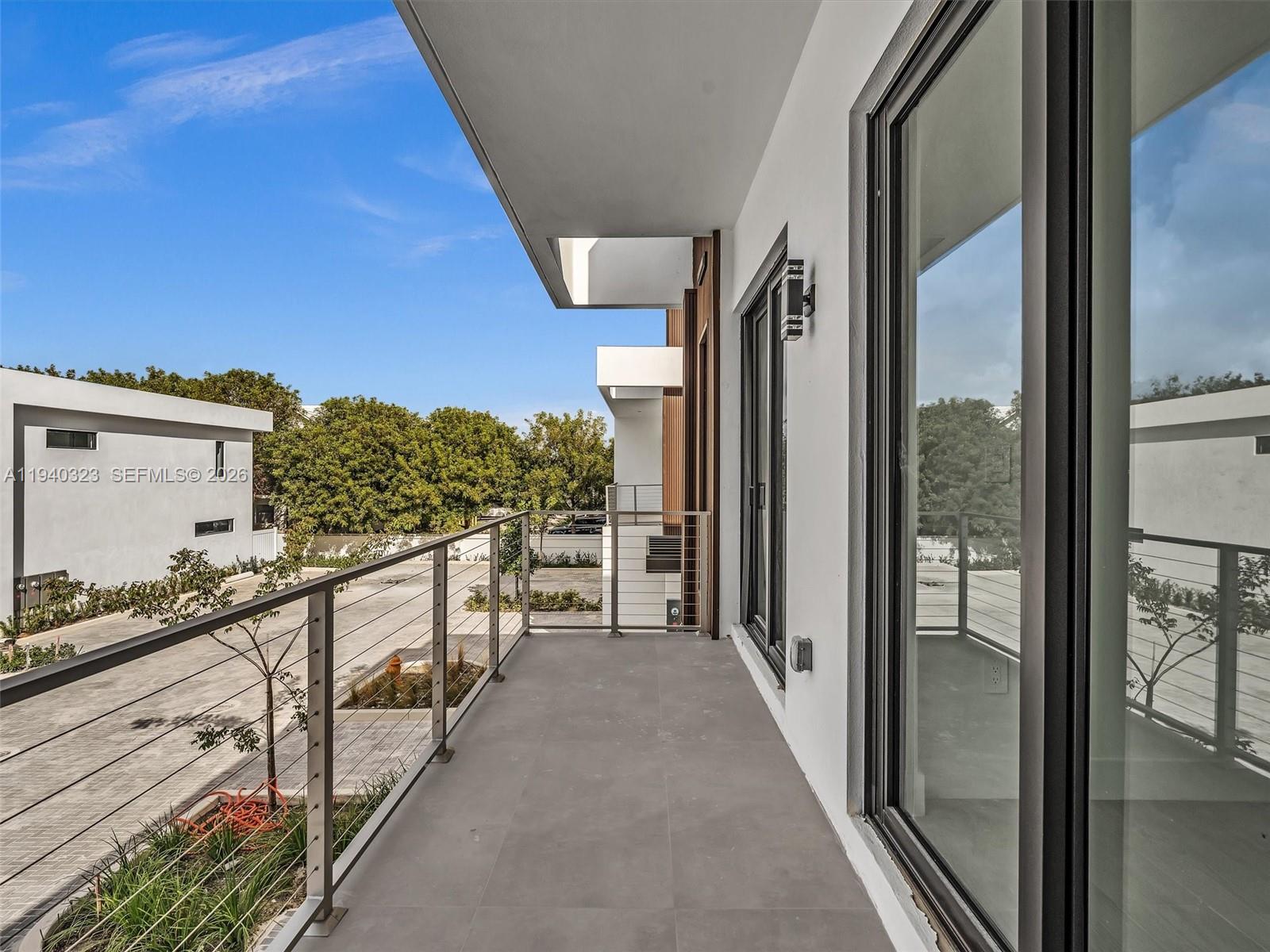 H20 DANIA BEACH - Residential