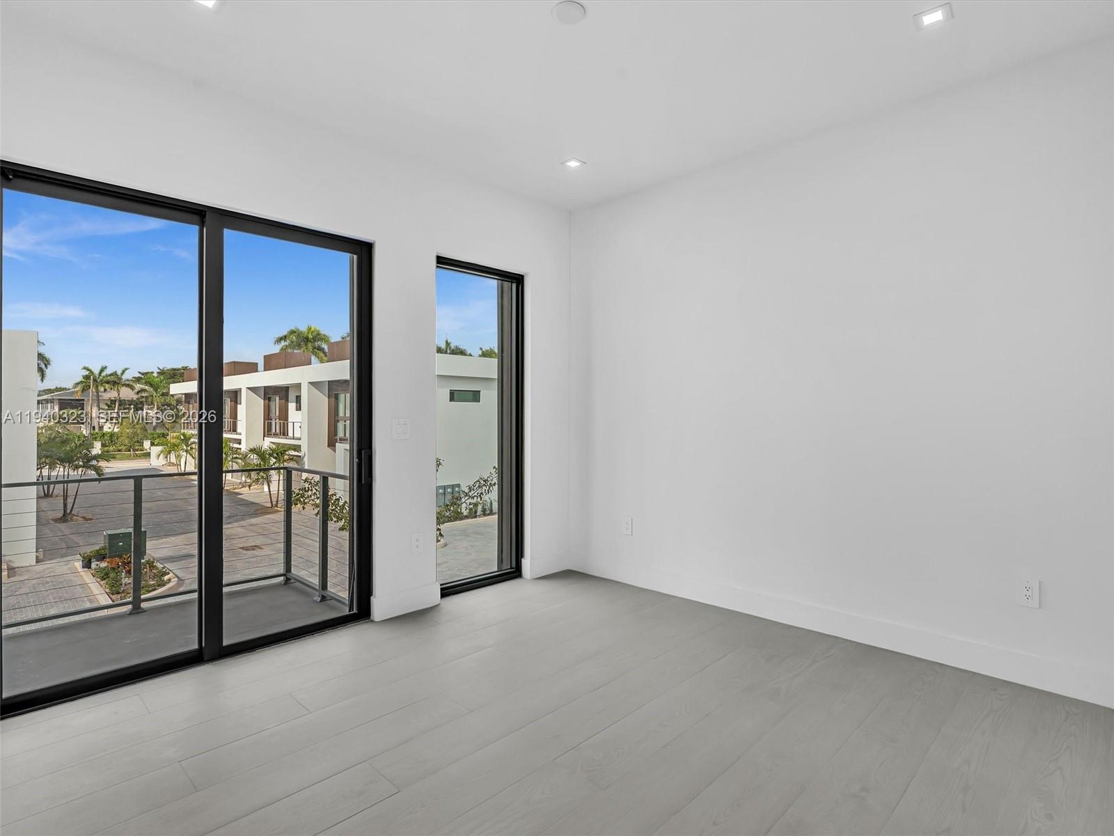 H20 DANIA BEACH - Residential