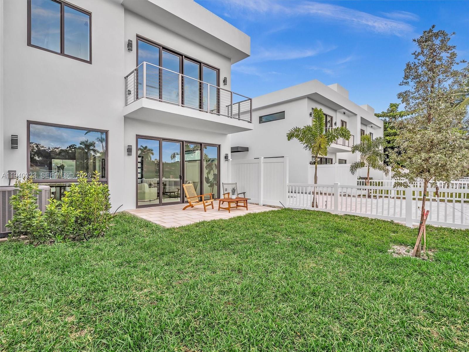 H20 DANIA BEACH - Residential