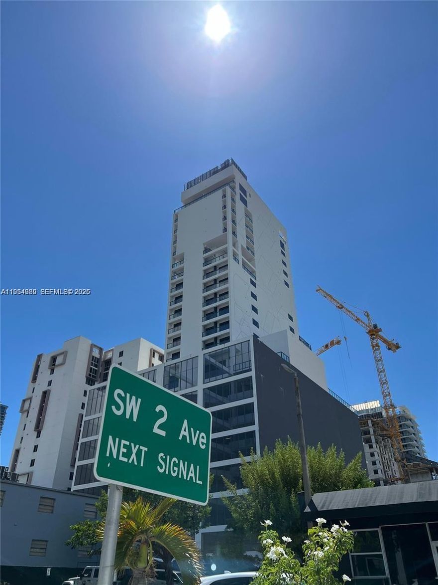 SMART BRICKELL | 2 BEDROOM + DEN CORNER UNIT – AIRBNB READY! Exclusive 2 Bedroom + Den / 2 Bathroom corner unit, fully furnished and Airbnb-ready from day one. Perfect for investors! Only 50 units in the entire building. Includes assigned parking – a valuable feature no longer offered in the new towers. Smart Brickell allows self-management or integration with the Habitat Hotel Program. Located just steps from Brickell City Centre and Mary Brickell Village, with resort-style amenities: rooftop bar, 2 pools, fitness center, spa, café, and valet service. ? Prime location + high ROI + turnkey delivery. Schedule your showing today!