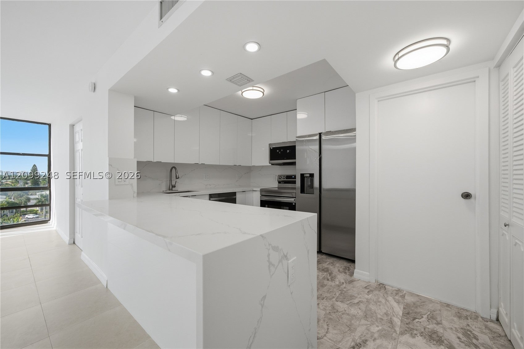 2049 S Ocean Dr 703