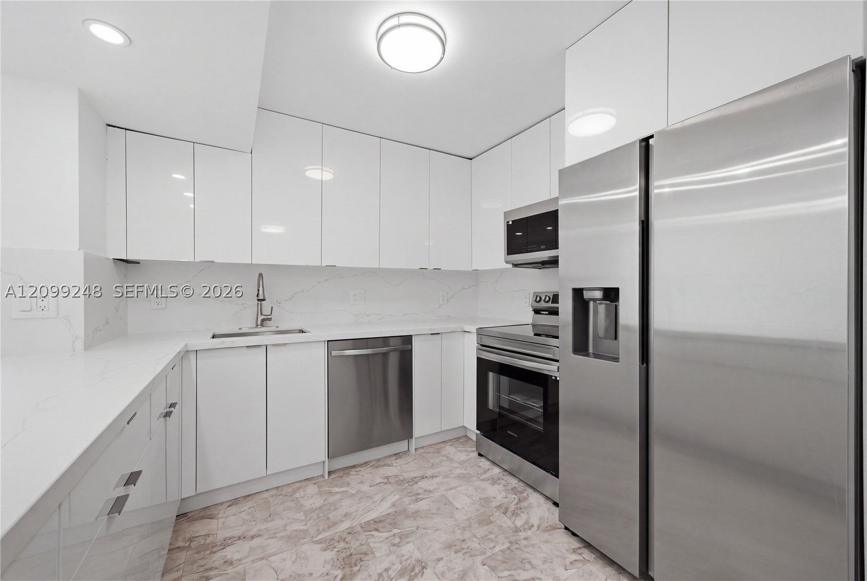 2049 S Ocean Dr 703