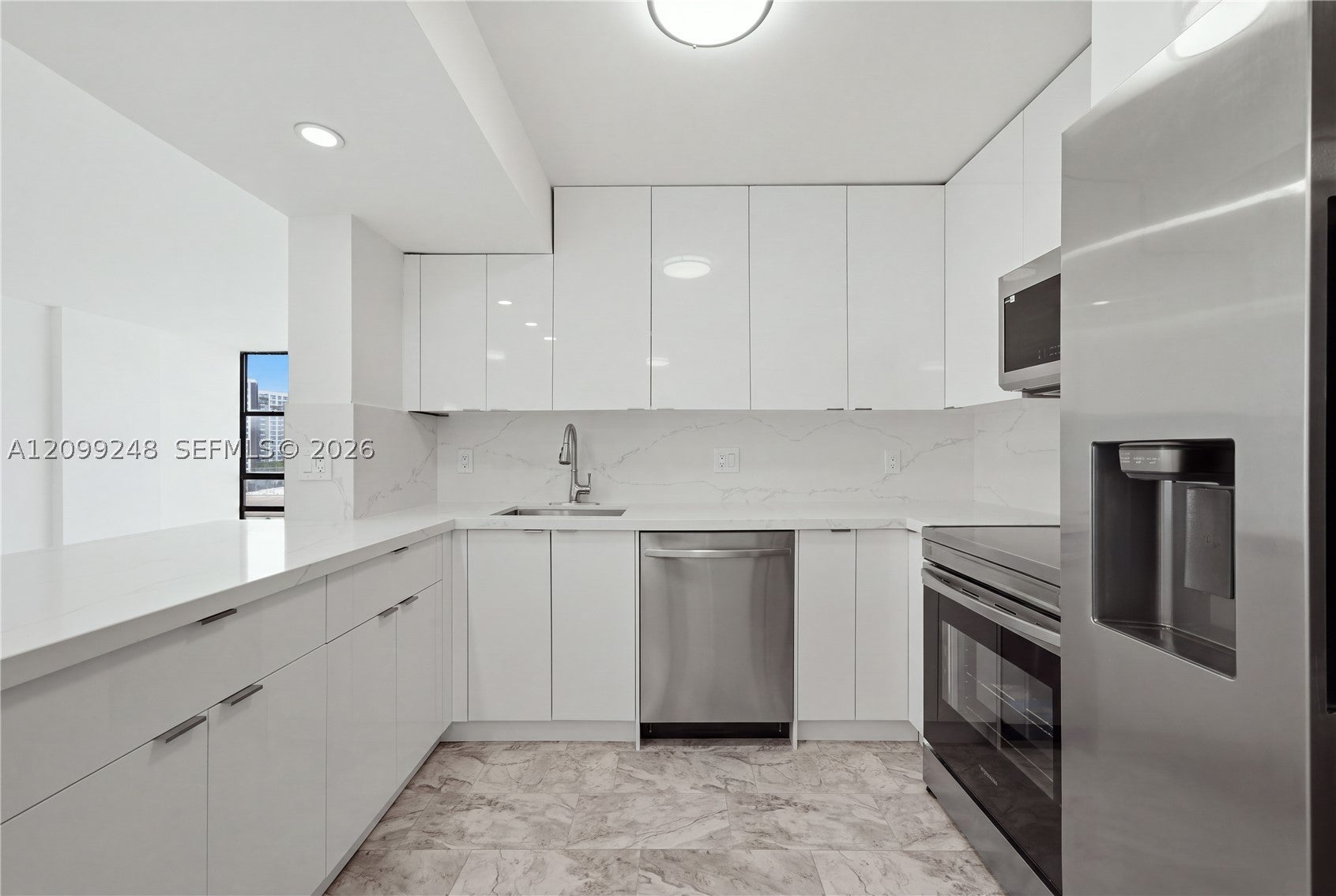 2049 S Ocean Dr 703