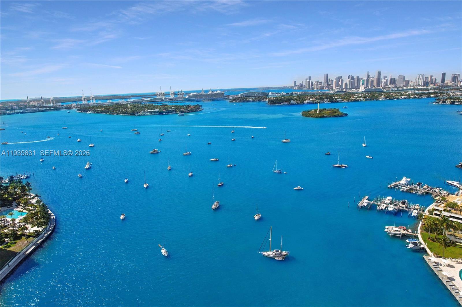 GOLDEN HOUSE CONDO - Residential