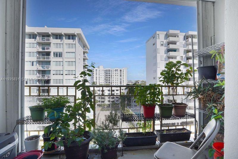 GOLDEN HOUSE CONDO - Residential