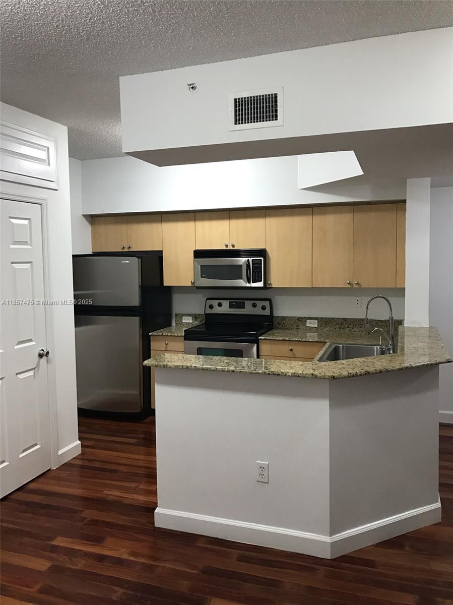 AVENTI AT AVENTURA CONDO - Residential