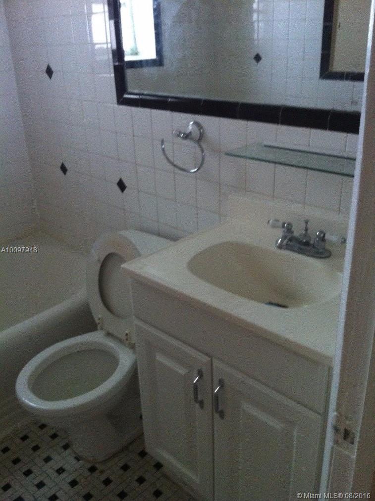 VILLA GATSBY CONDO - Residential Lease