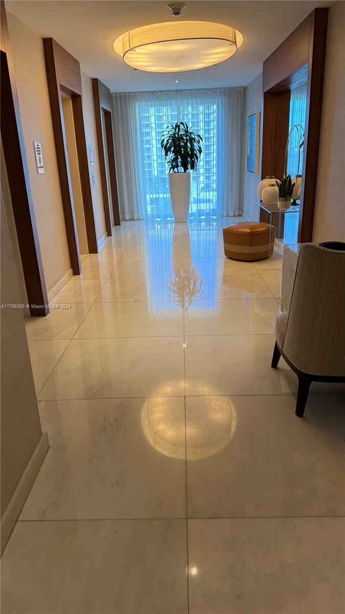 551 FLB CONDOMINIUM HOTEL - Residential