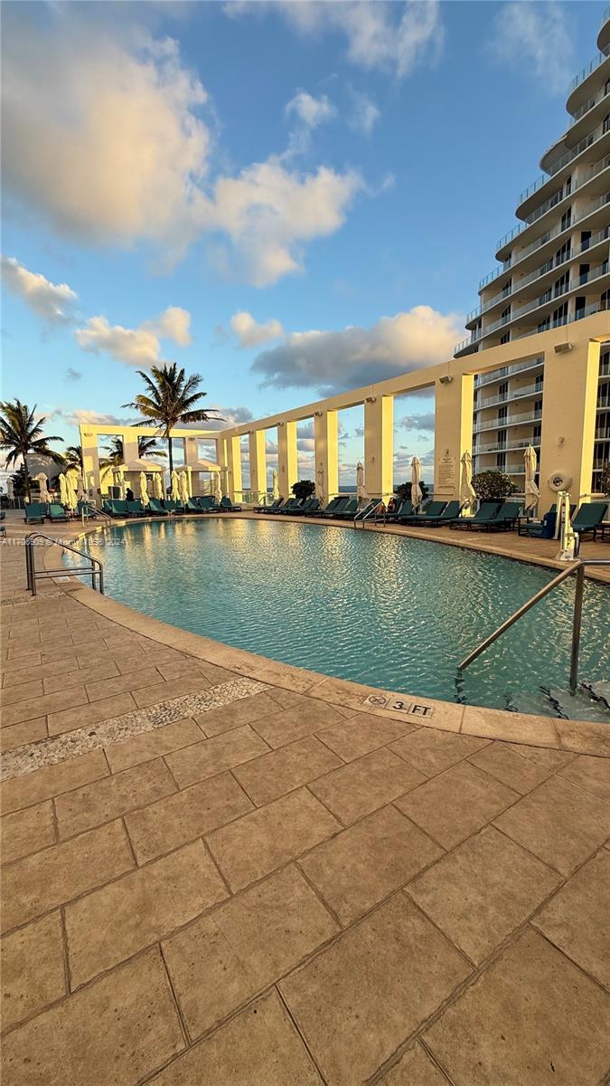 551 FLB CONDOMINIUM HOTEL - Residential