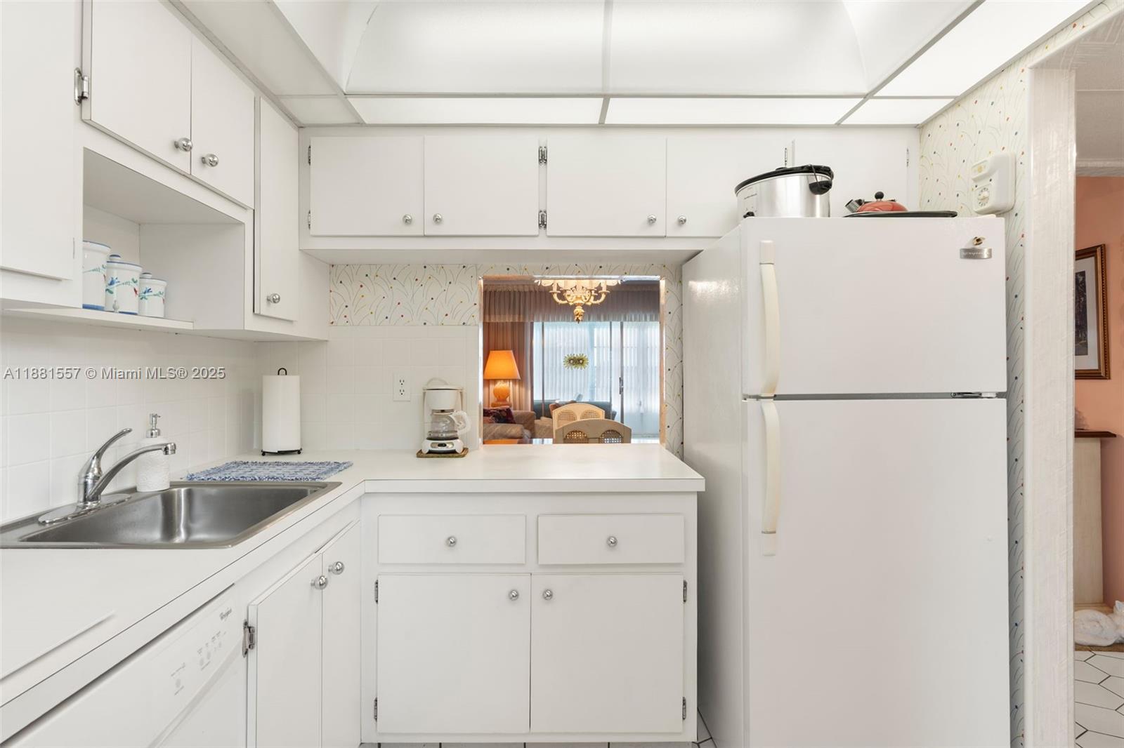 ORIOLE GOLF & TENNIS CLUB - Residential