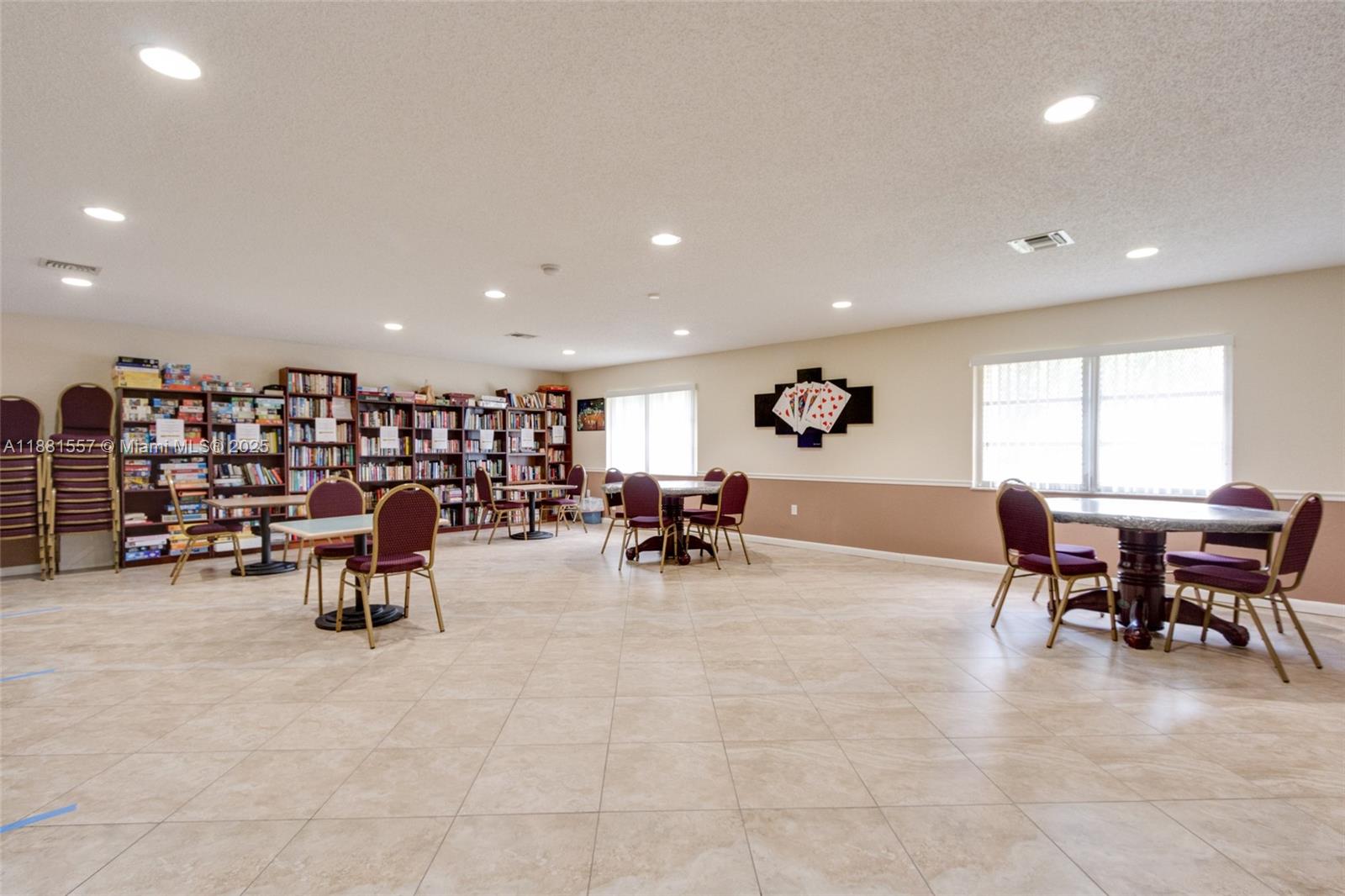 ORIOLE GOLF & TENNIS CLUB - Residential