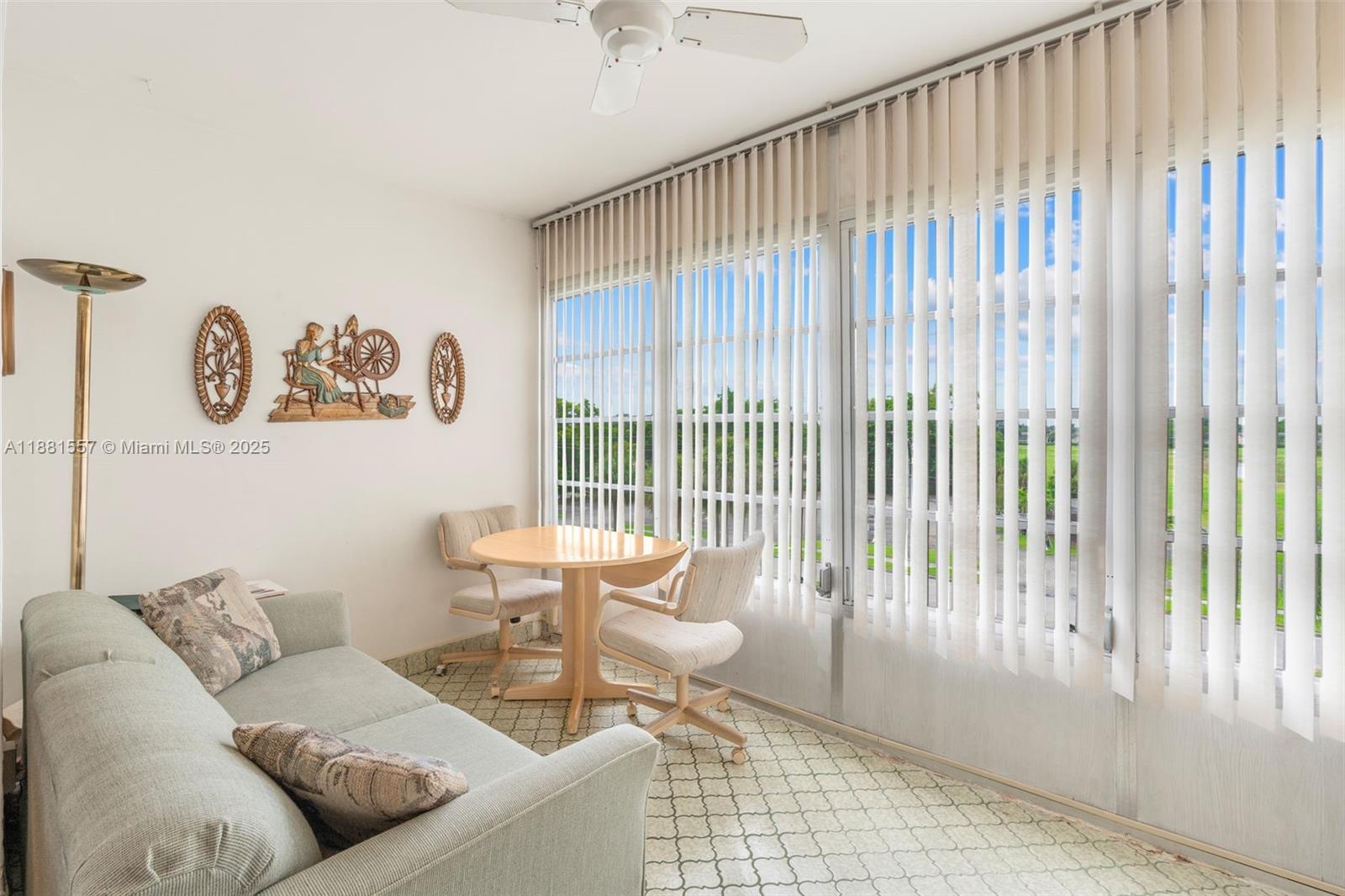 ORIOLE GOLF & TENNIS CLUB - Residential