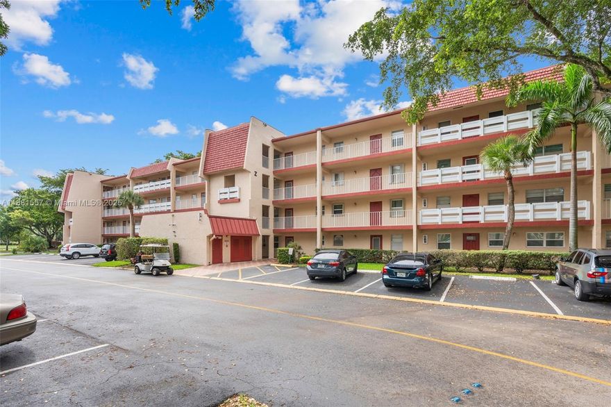 Great opportunity to be in Oriole Golf & Tennis Club 2! this unit is in its pristine original condition or you can make it your own. Enclosed Florida room for added living space! OGT 2 Boasts 2 heated swimming pools, gym, auditorium, library and and othr great features. the association represnts itself as an HOPA (55+)community. Very financially stable association. close to evrything that south florida has to offer.
