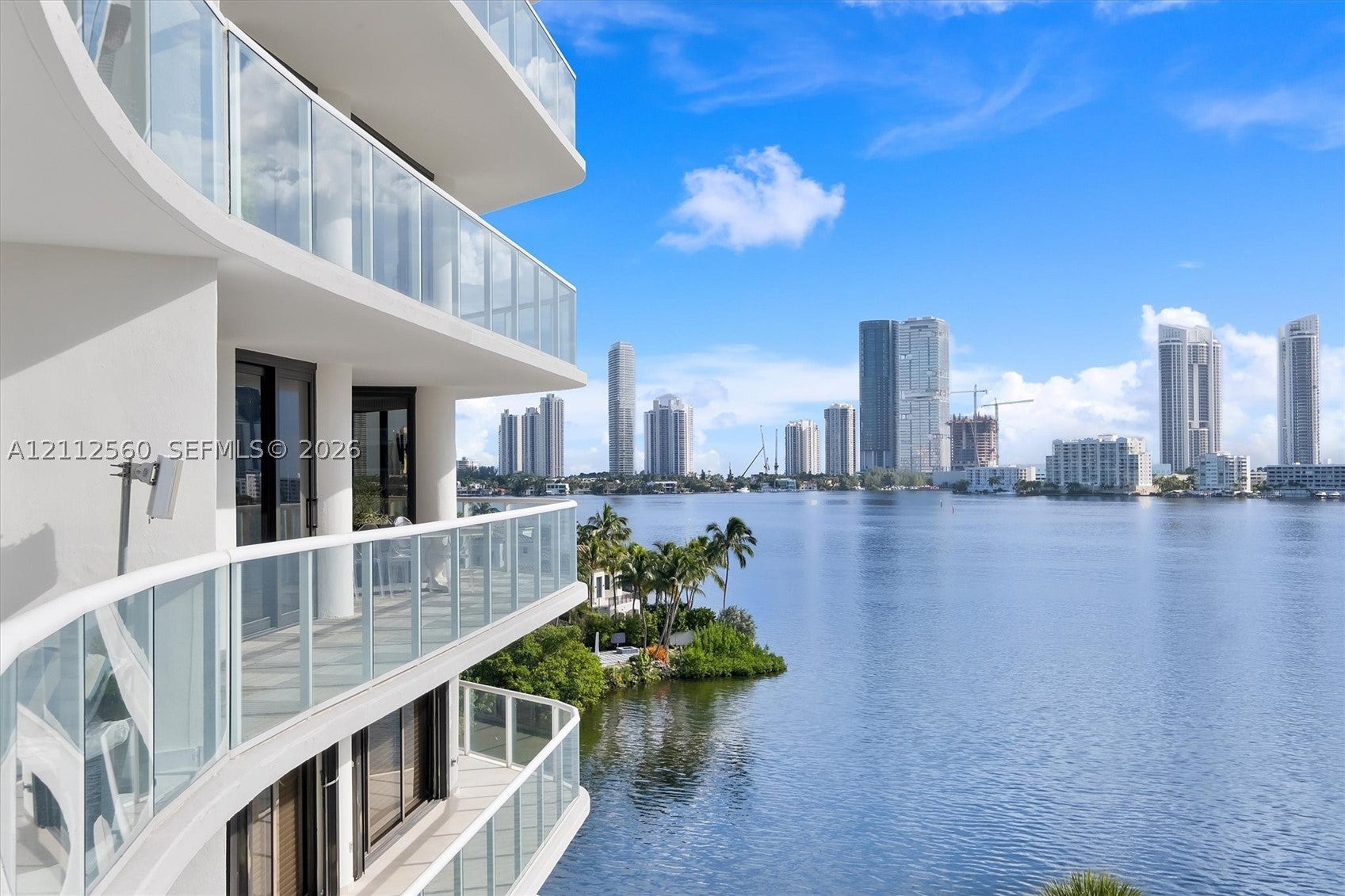 4000 Island Blvd 701