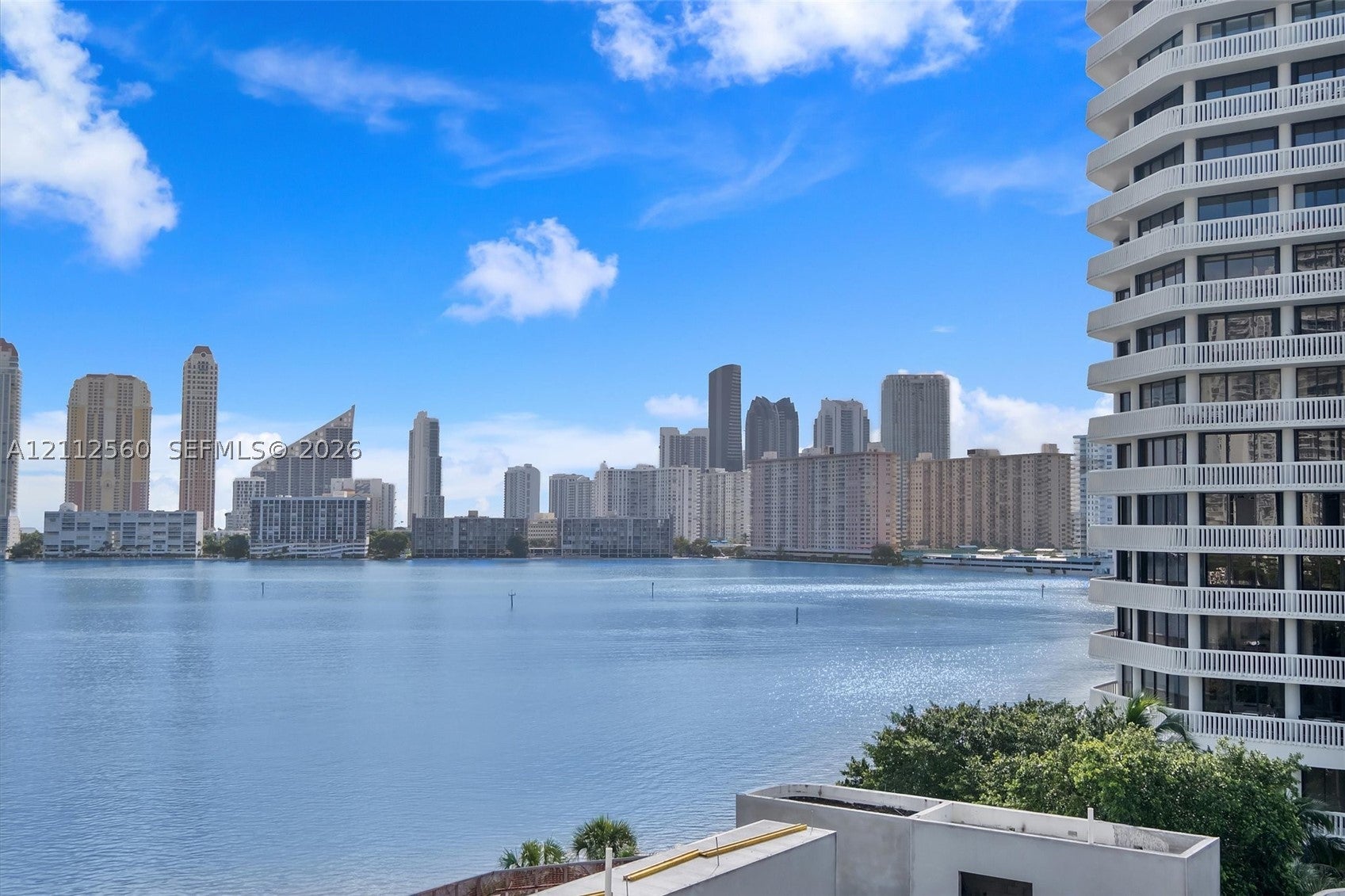4000 Island Blvd 701