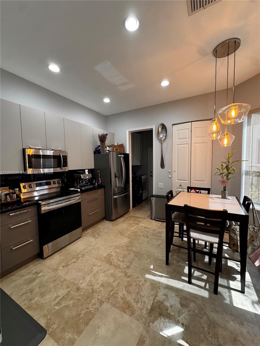 THREE ISLANDS 3RD SECTION - Residential