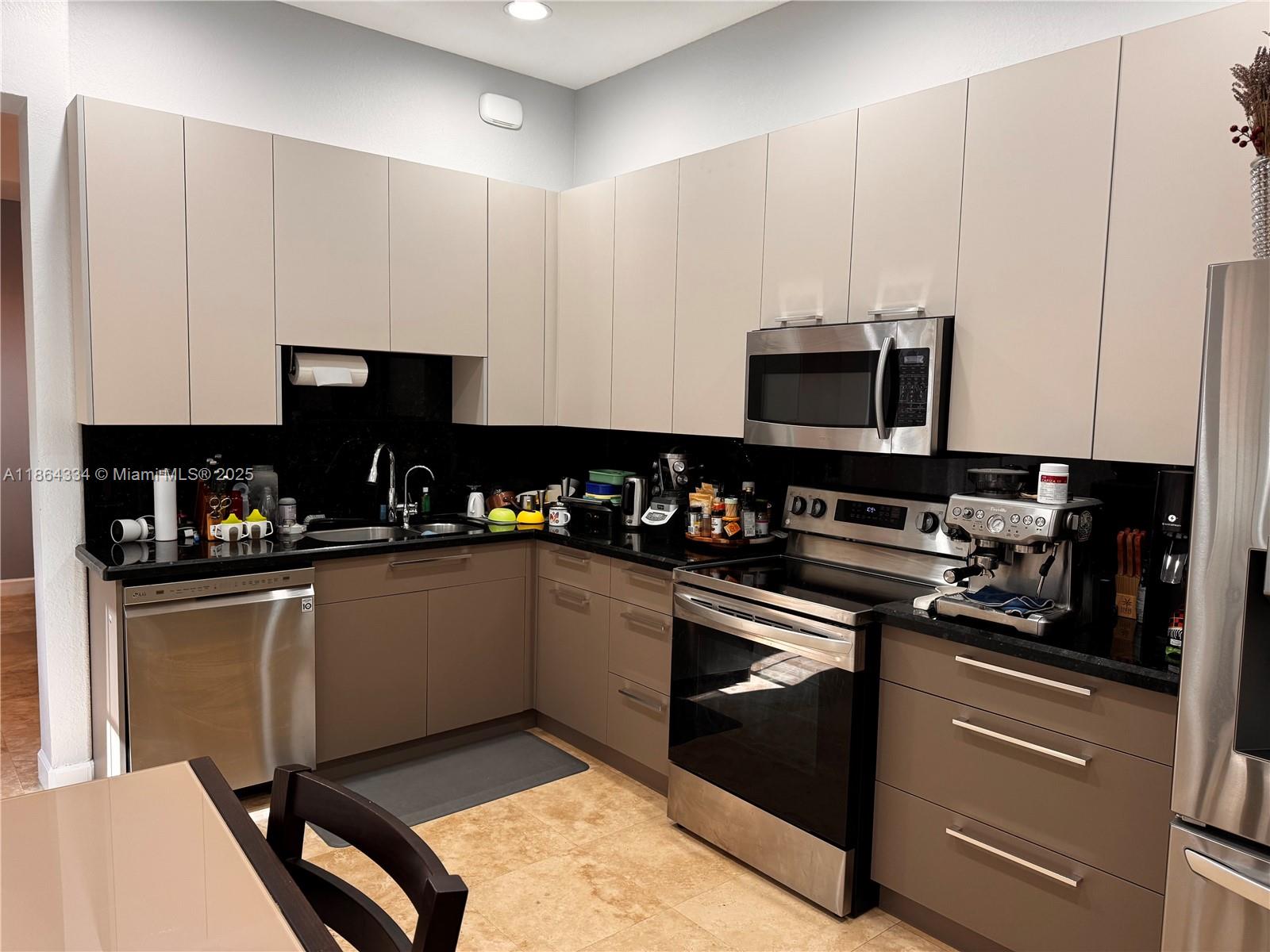 THREE ISLANDS 3RD SECTION - Residential